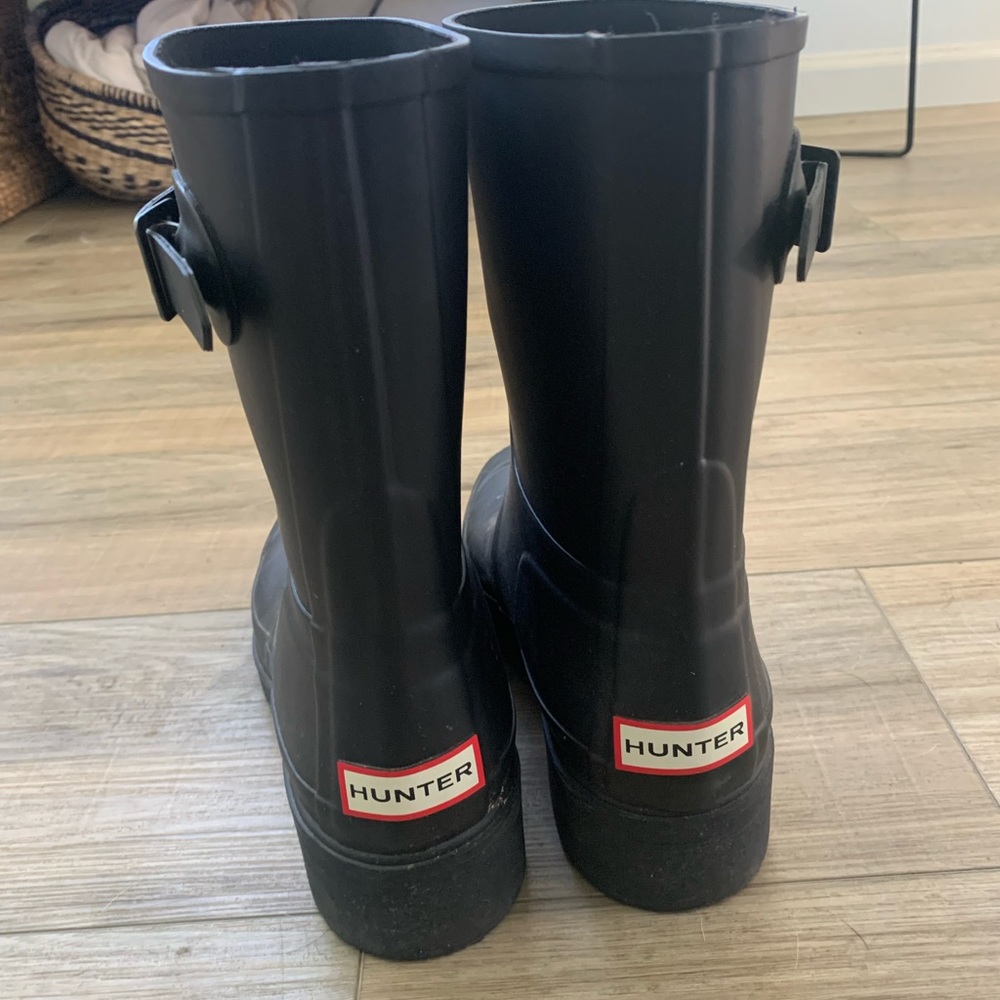 Lightly worn hunter rain boots size 9